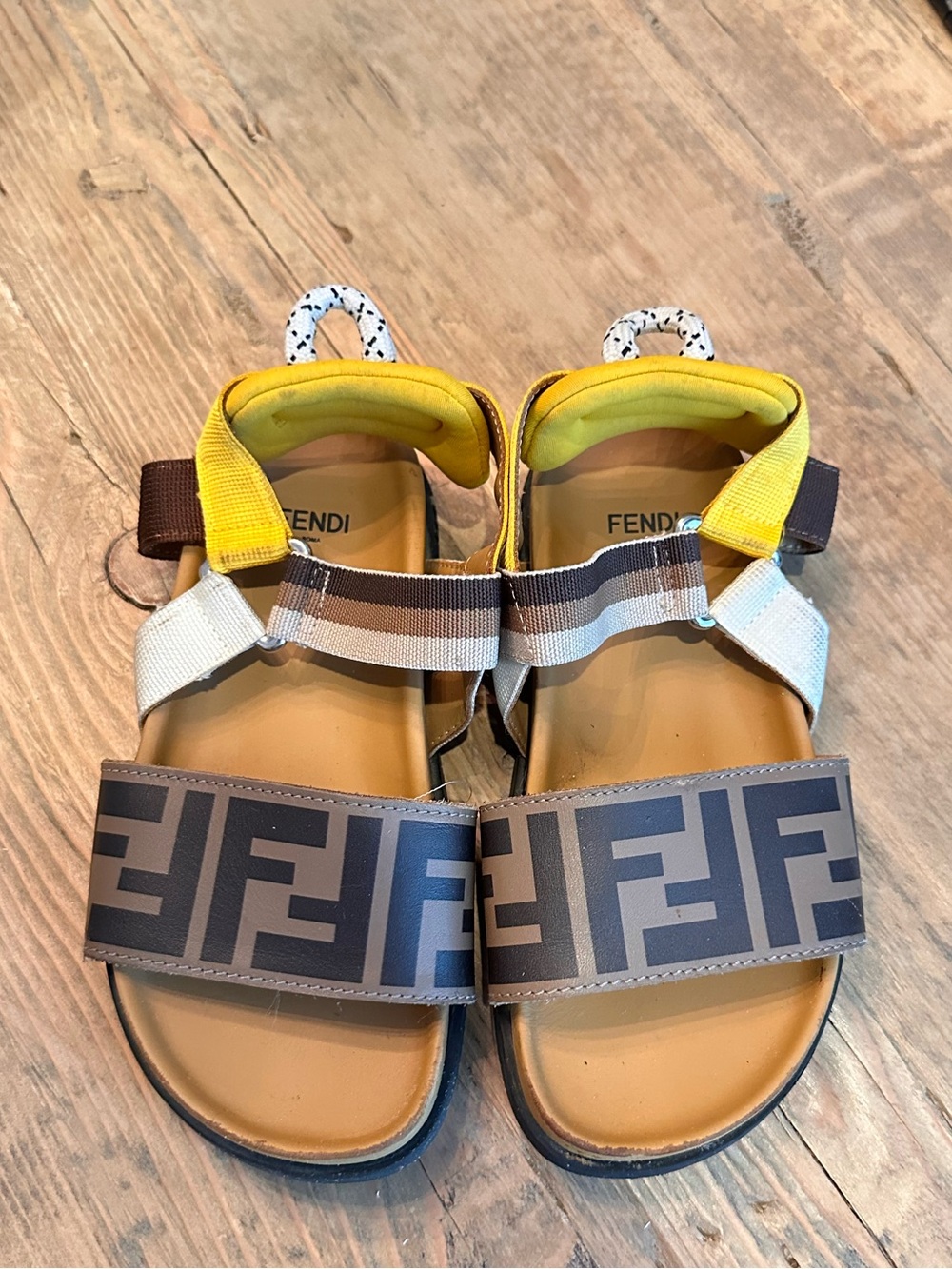 Fendi Kids Brown, Yellow & White Logo Strap Sandals